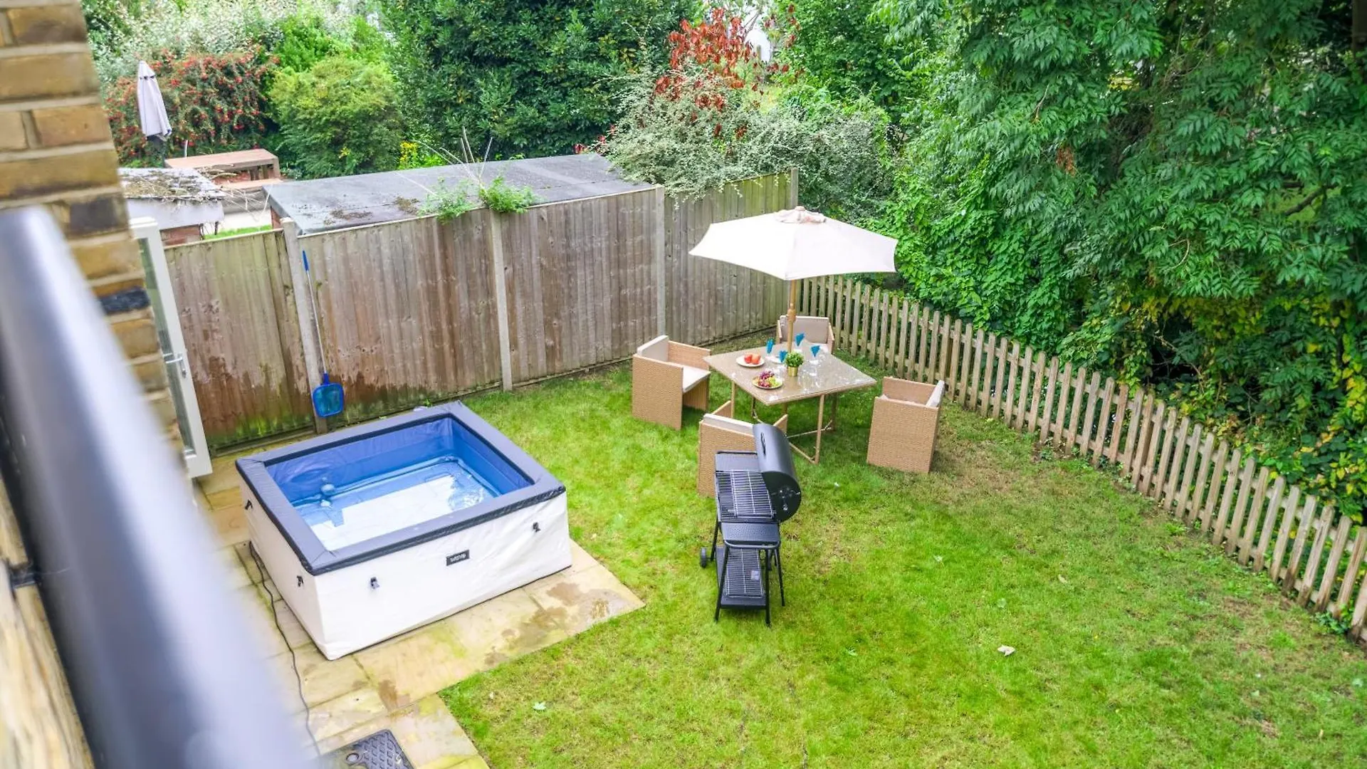 Holiday home 5 Bed 2 Bath House By Livestay Short Lets & Serviced Accommodation Isleworth With Private Garden & Jacuzzi
